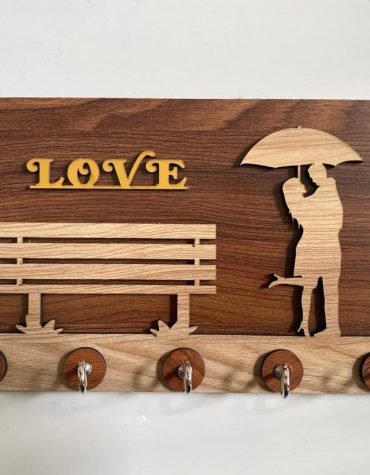 Key Stand Couple Design Wooden [KS-06]